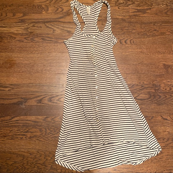 *like new* Threads 4 Thought dress - Picture 2 of 8